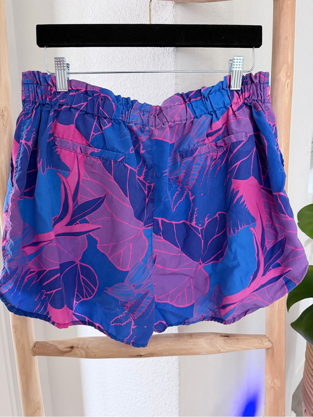 Paradise Now zippered shorts size XL - Picture 2 of 8